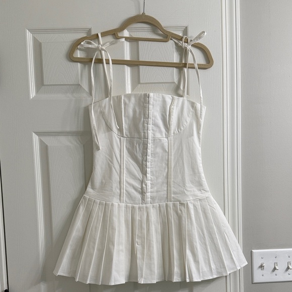 Edikted White Pleated Dress - Picture 1 of 3
